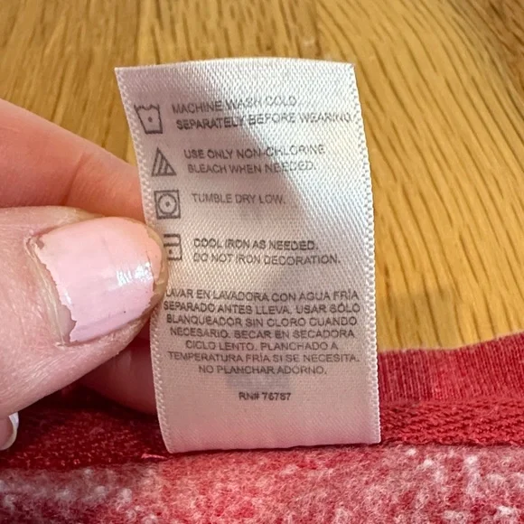 *last chance* NFL Team Apparel | Women’s Red Chiefs Sweatshirt - Picture 4 of 16